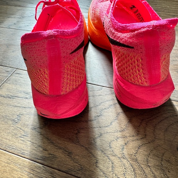 Women’s Nike Vaporfly 3 size 9.5 - Picture 5 of 7